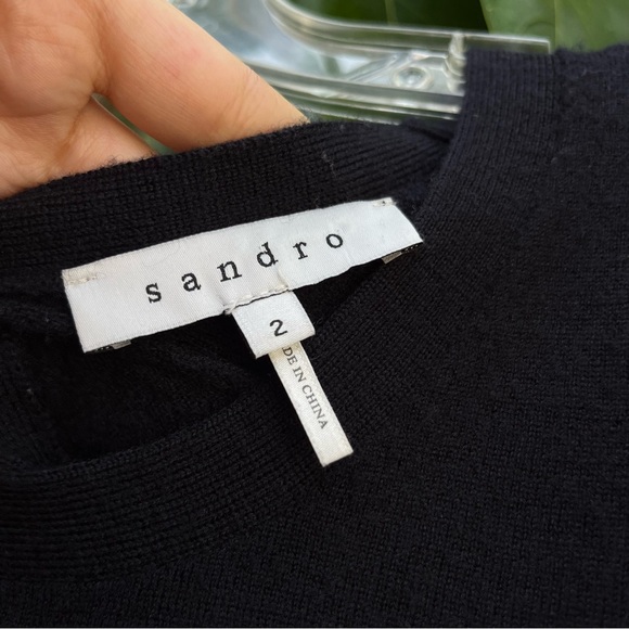 Sandro Paris Merino wool sweater with a  Keyhole Back. - Picture 3 of 4